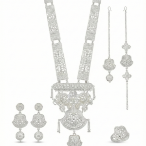 طقم كامل فضي بزخرفة